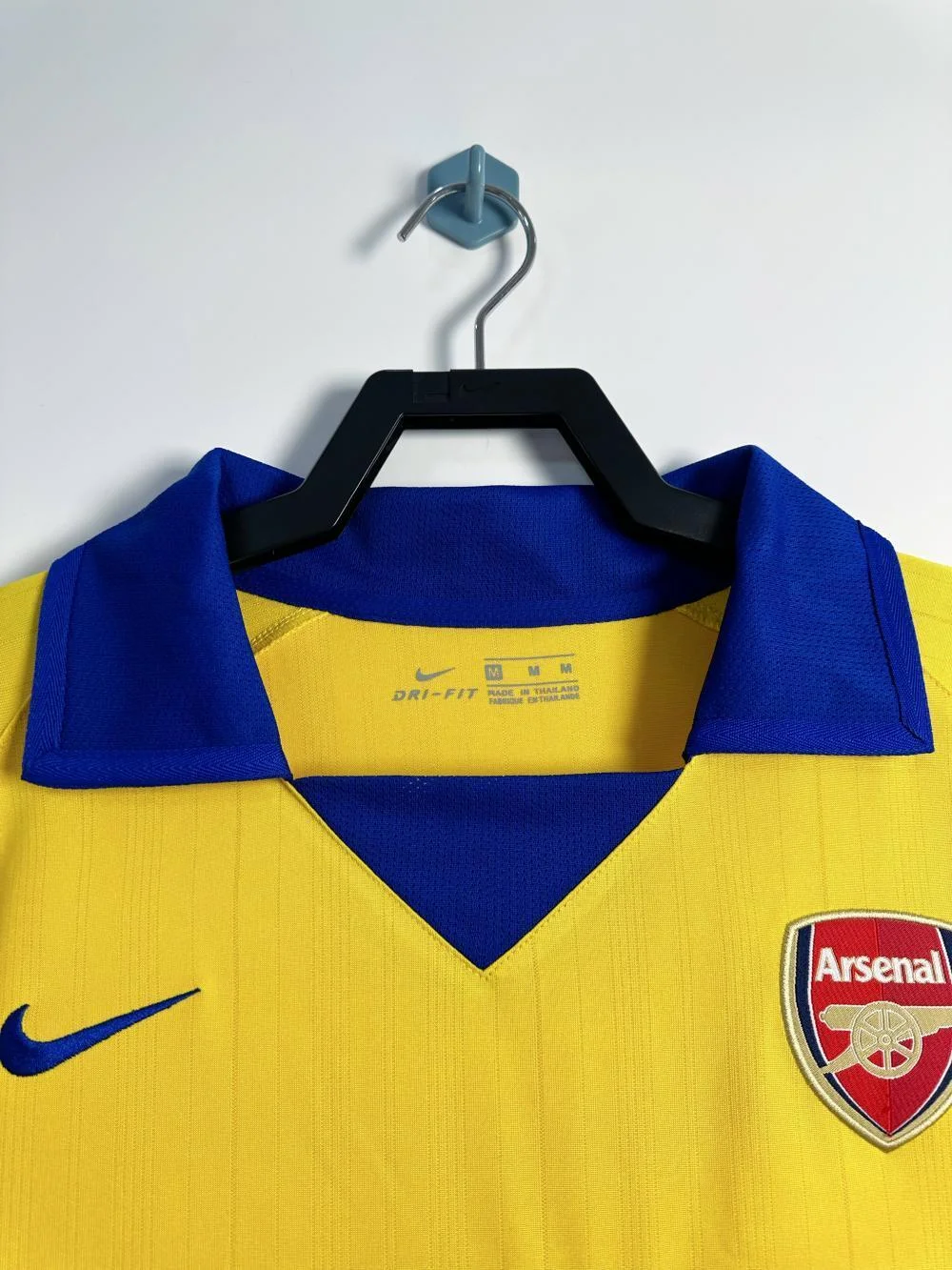 Camiseta Arsenal Visitante Amarilla 2003/2004 retro foto 5