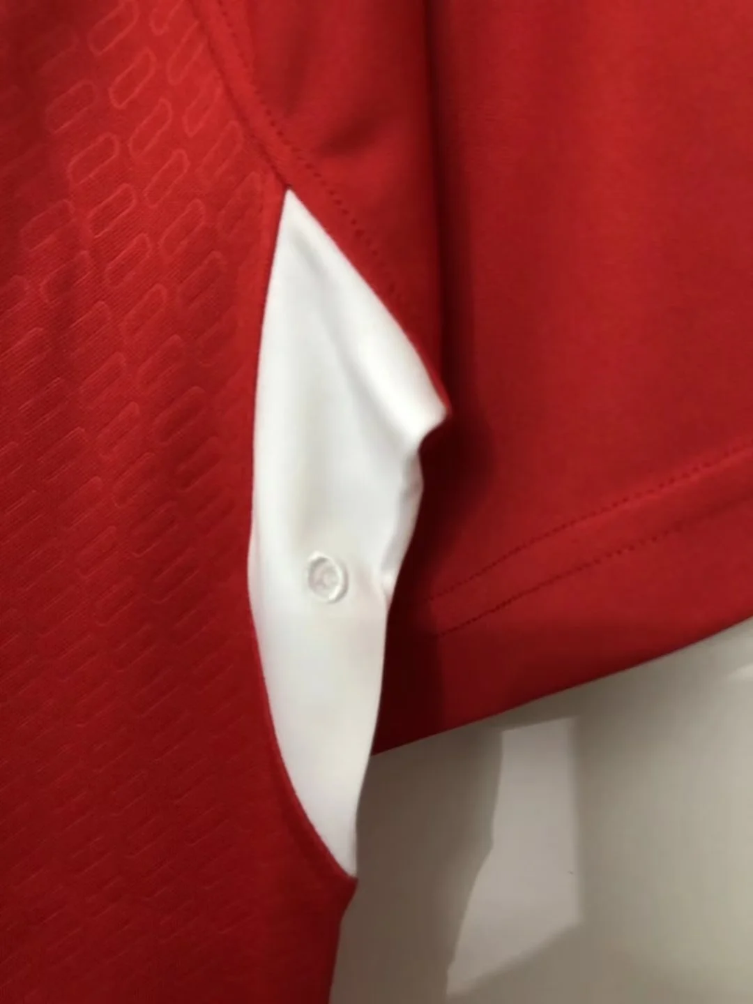 Camiseta Liverpool Local 2004/2005 retro foto 4