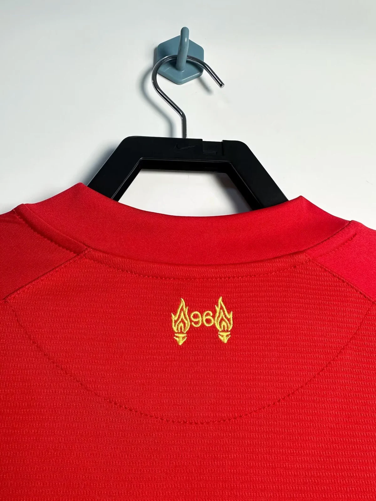 Camiseta Liverpool Local 2013/2014 retro foto 2