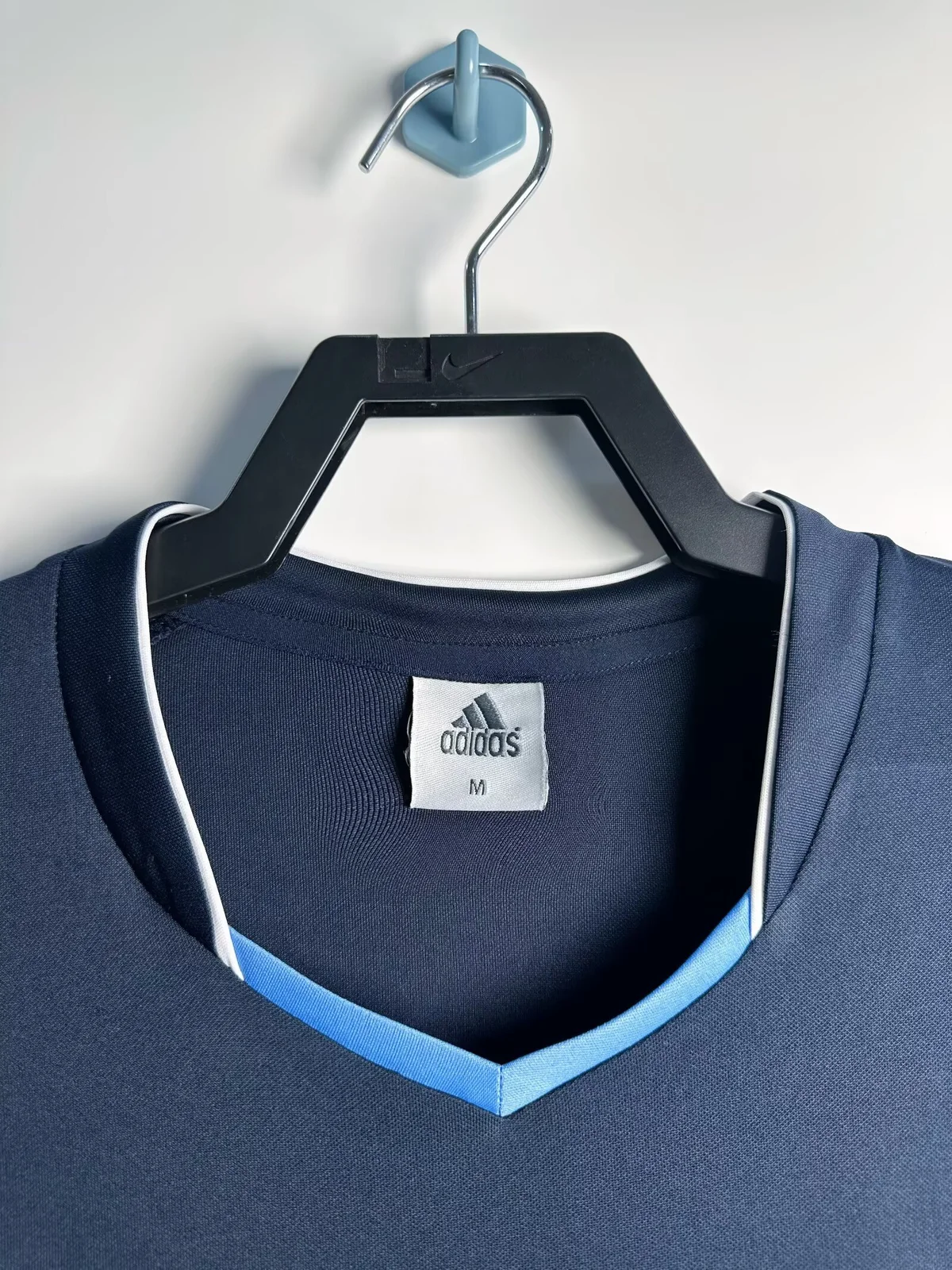 Camiseta Real Madrid Visitante 2003/2004 retro foto 6