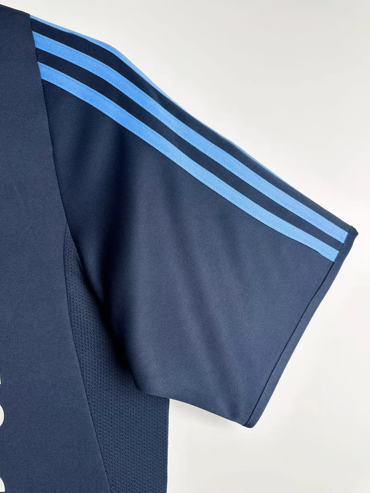 Camiseta Real Madrid Visitante 2003/2004 retro foto 7