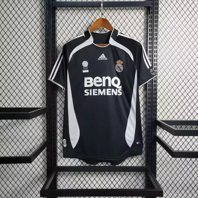 Camiseta Real Madrid Visitante 2006-2007 retro foto 1