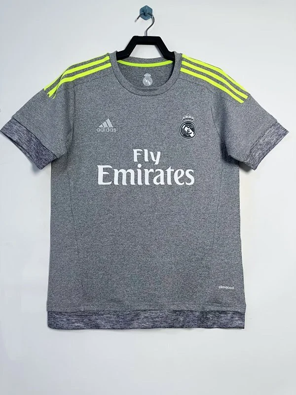 Camiseta Real Madrid Visitante 2015/2016 retro foto 1