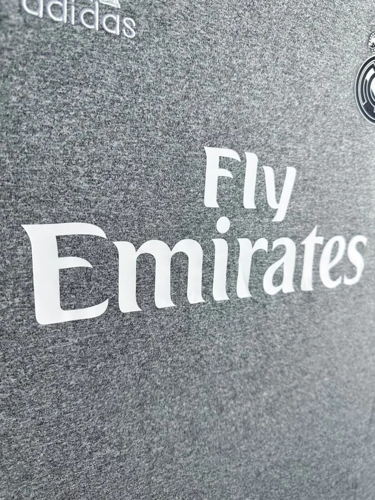 Camiseta Real Madrid Visitante 2015/2016 retro foto 3