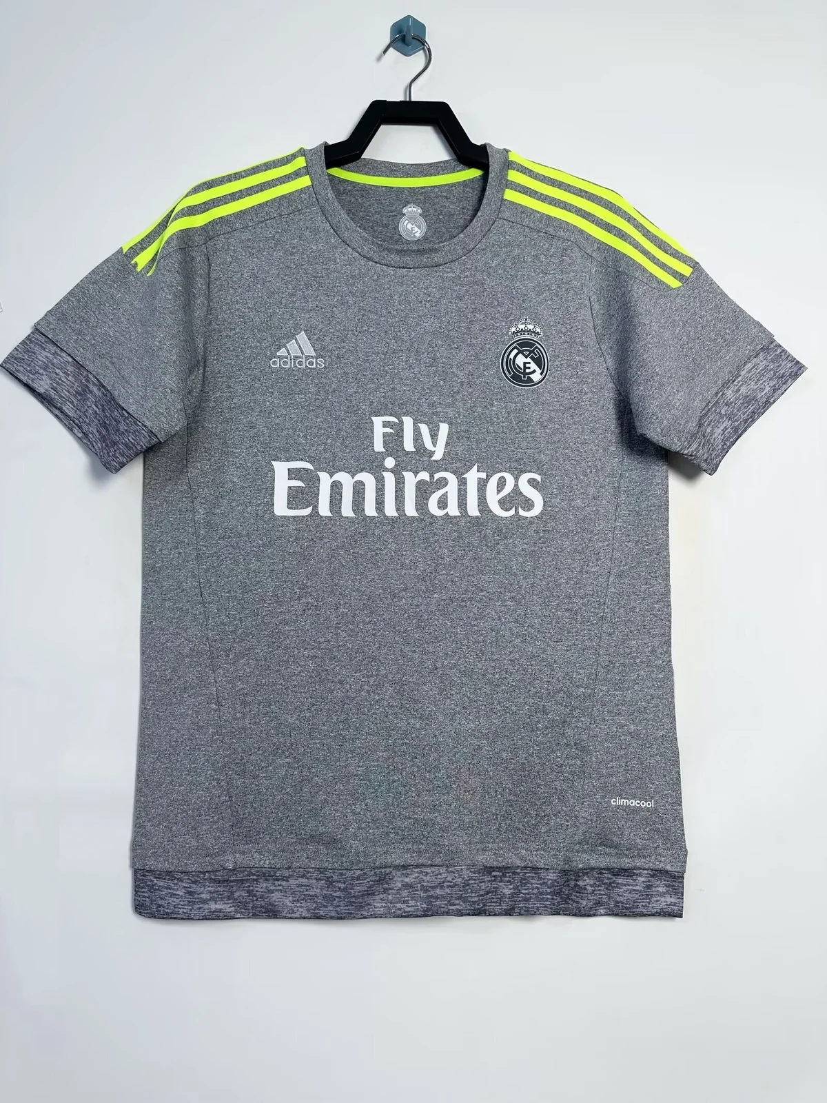 Camiseta Real Madrid Visitante 2015/2016 retro foto 8