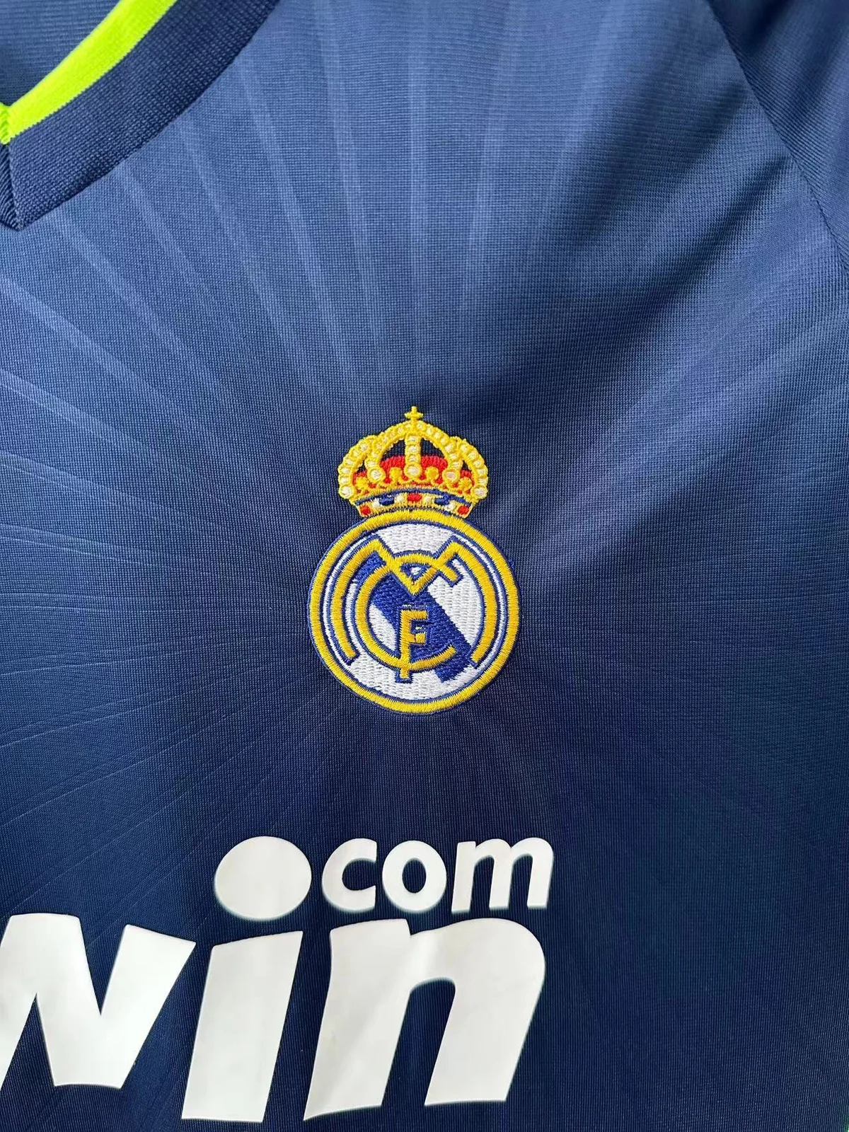 Camiseta Real Madrid Visitante 2010-11 retro foto 3