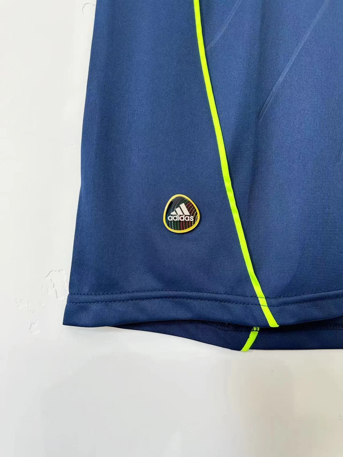 Camiseta Real Madrid Visitante 2010-11 retro foto 4