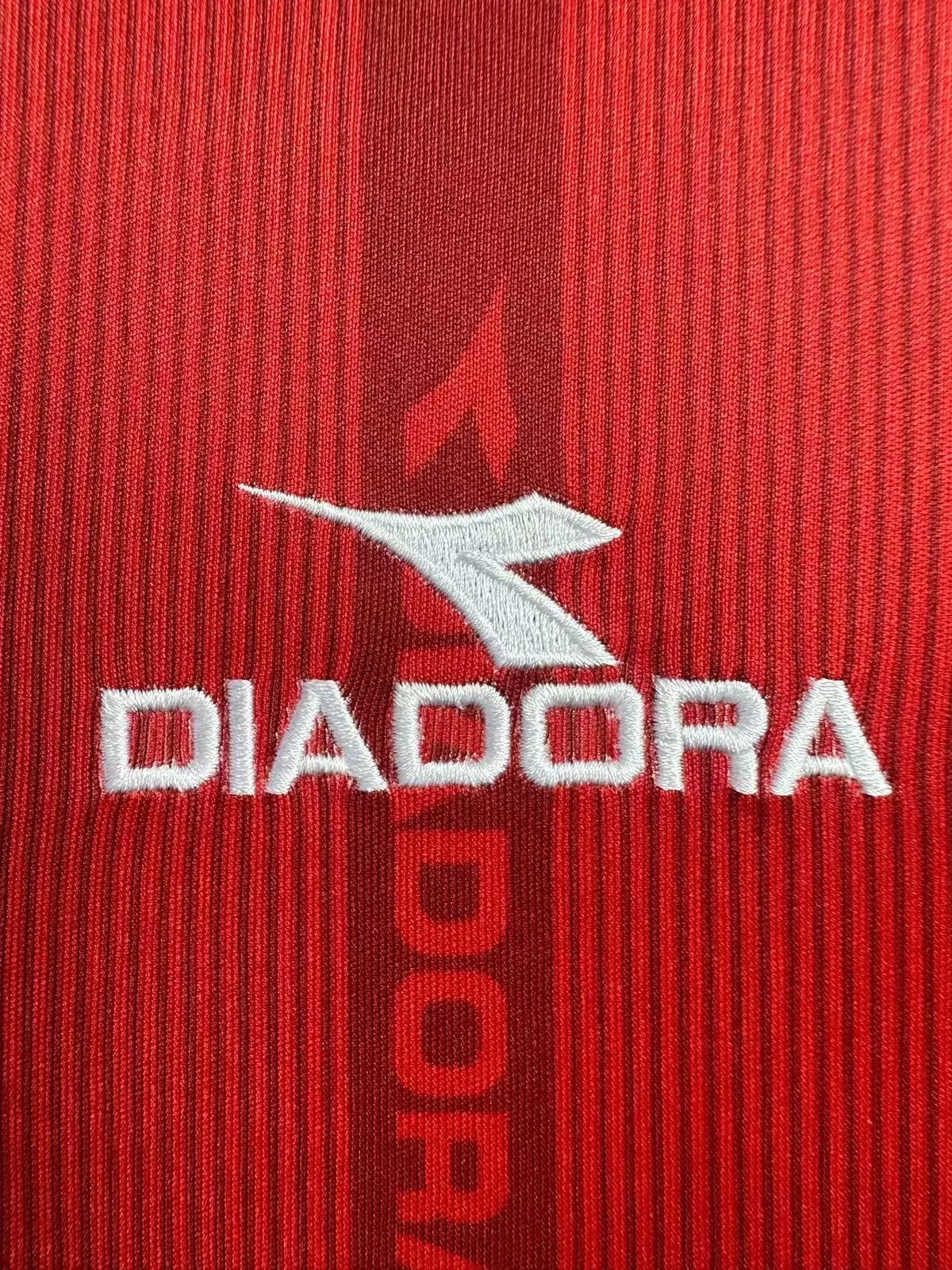 Camiseta Roma Local 1999/2000 retro foto 5