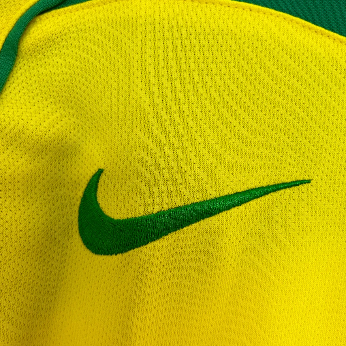 Camiseta Retro Brasil Local 2004 - Retro - Vista 2