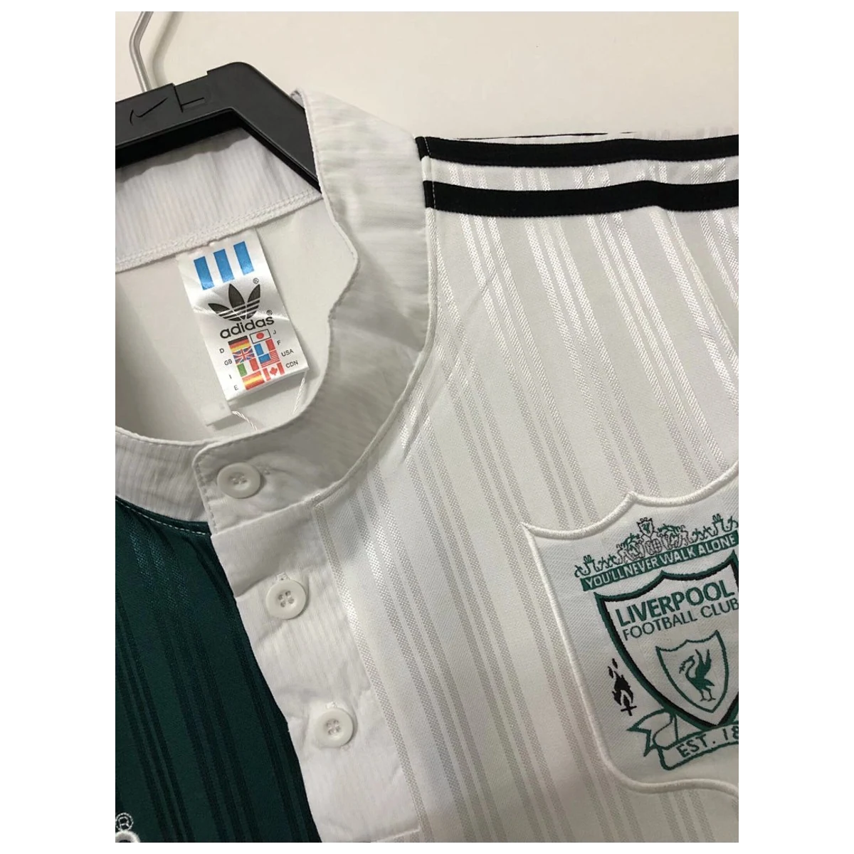 Camiseta Retro Liverpool 1995/96 Verde y Blanca - Retro - Vista 2